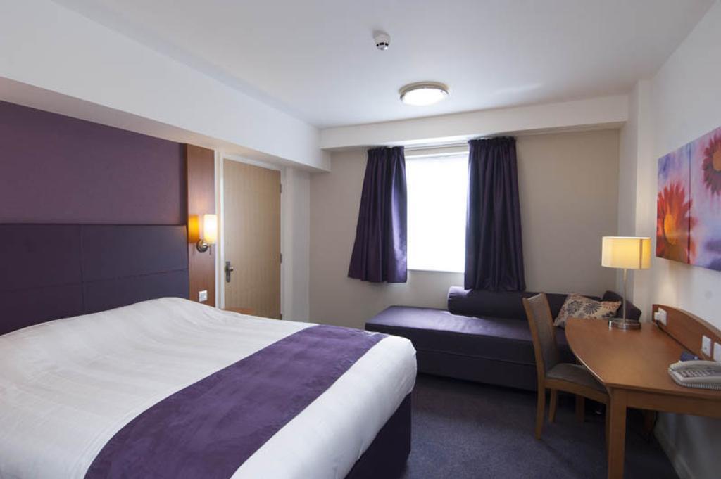 Premier Inn Glenrothes Extérieur photo